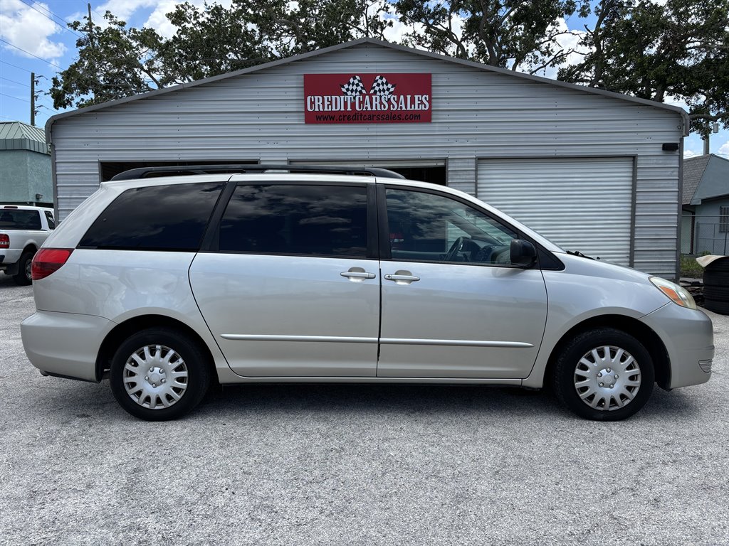 2005 Toyota Sienna LE