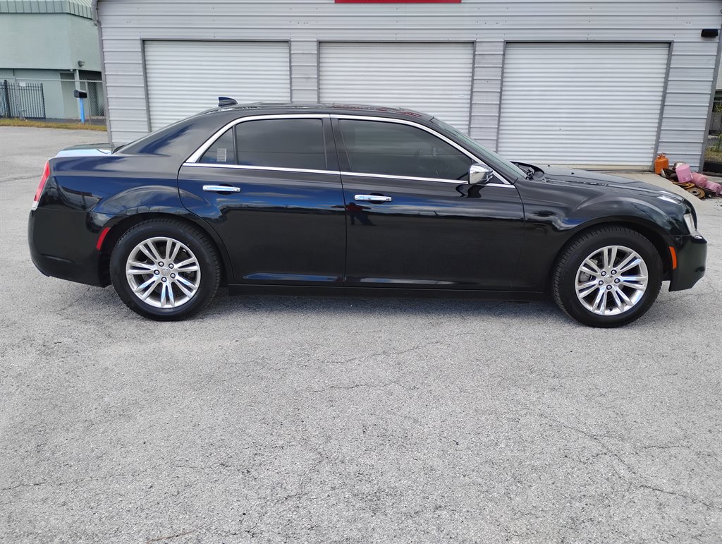 2017 Chrysler 300