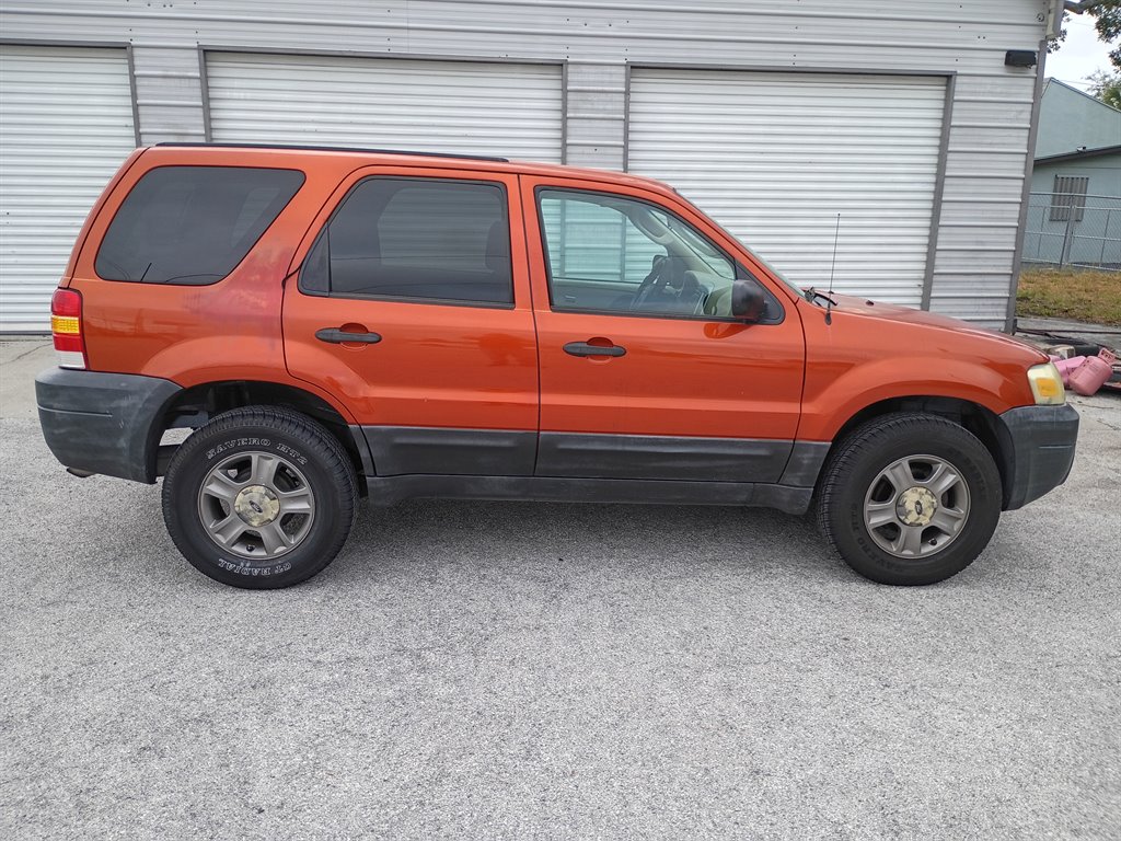 2005 Ford Escape XLS's photo